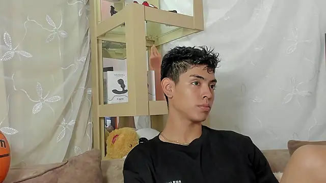 LoganTwink18 online show from March 2026 03:01:01 PM