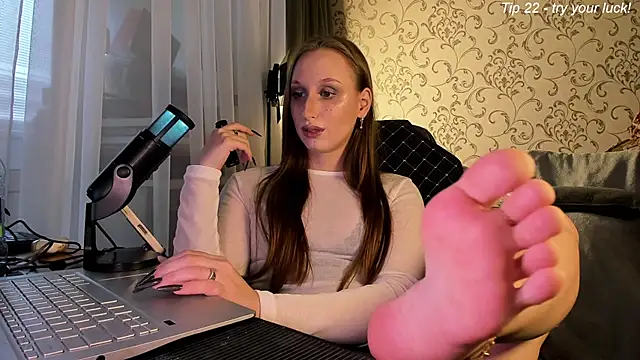 Snapshot of DarcySiren chatting on April 2026 08:39:02 AM DarcySiren online show from April 2026 08:39:02 AM