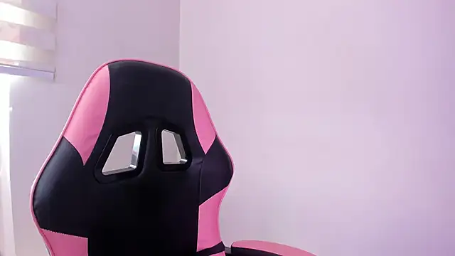 Arianna Jannes online show from March 2026 04:15:01 PM