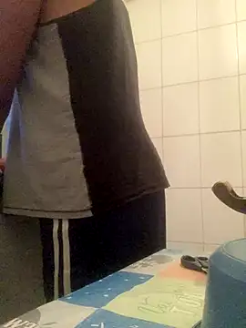 PIROCAGG21 online show from December 2025 08:20:01 AM