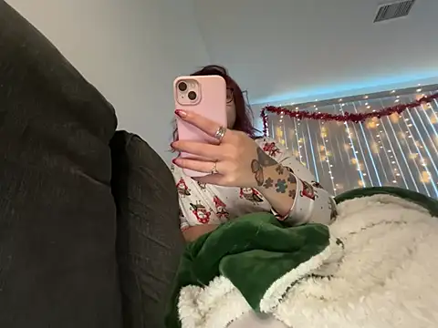 Snapshot of moan4mona chatting on February 2026 03:37:02 PM moan4mona online show from February 2026 03:37:02 PM