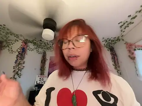 Snapshot of moan4mona chatting on April 2026 12:16:02 AM moan4mona online show from April 2026 12:16:02 AM