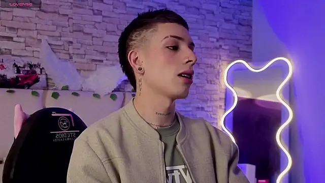 boyfox tay online show from February 2026 07:21:02 PM