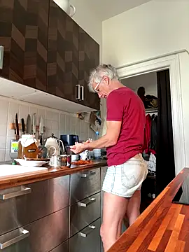 SexyLeon8 online show from September 2025 12:18:01 PM