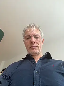 Snapshot of SexyLeon8 chatting on March 2026 12:33:01 PM SexyLeon8 online show from March 2026 12:33:01 PM