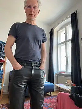 Snapshot of SexyLeon8 chatting on April 2026 05:56:02 AM SexyLeon8 online show from April 2026 05:56:02 AM