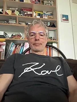 Snapshot of SexyLeon8 chatting on April 2026 05:32:02 AM SexyLeon8 online show from April 2026 05:32:02 AM
