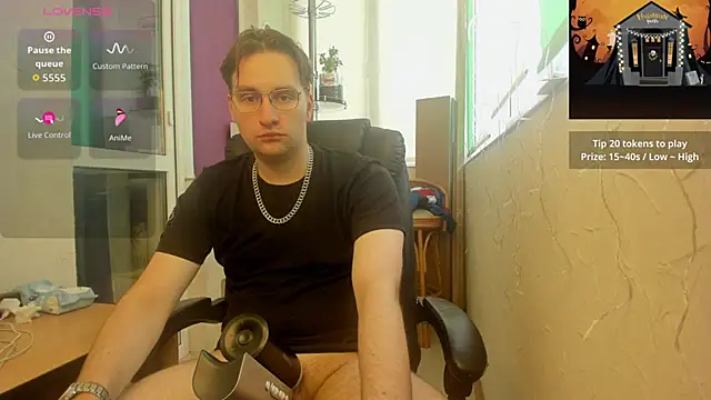 Snapshot of romiosabrino chatting on May 2026 04:15:01 PM romiosabrino online show from May 2026 04:15:01 PM