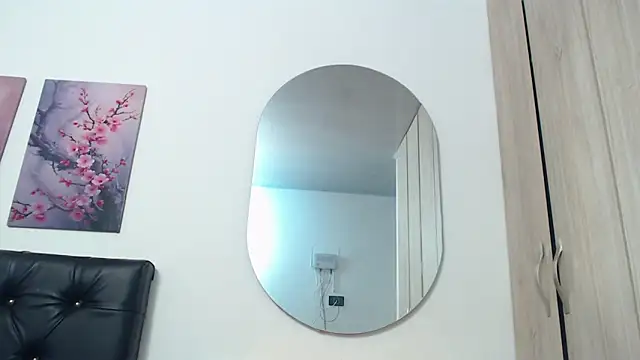 pinky f00x online show from November 2025 08:02:02 PM