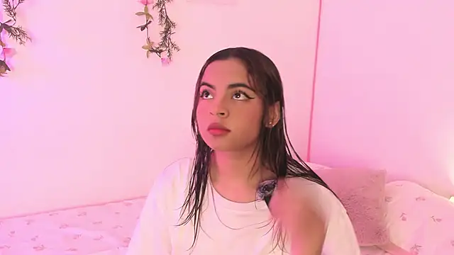 Snapshot of valy_shyness chatting on October 2025 08:08:01 PM valy shyness online show from October 2025 08:08:01 PM