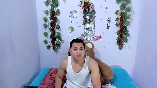 NataliaAndJulliam online show from October 2025 06:31:01 AM