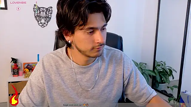 Snapshot of Elian_savoy chatting on February 2026 10:33:01 AM Elian savoy online show from February 2026 10:33:01 AM