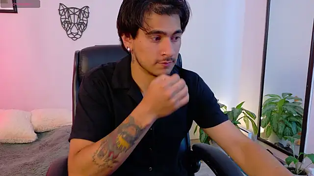 Snapshot of Elian_savoy chatting on February 2026 10:25:02 AM Elian savoy online show from February 2026 10:25:02 AM