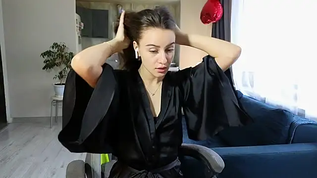 Snapshot of BelleWild chatting on October 2025 04:32:02 AM BelleWild online show from October 2025 04:32:02 AM