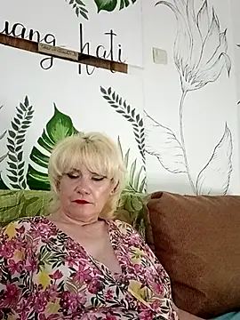 Snapshot of Catty_Lady chatting on June 2026 07:40:01 PM Catty Lady online show from June 2026 07:40:01 PM