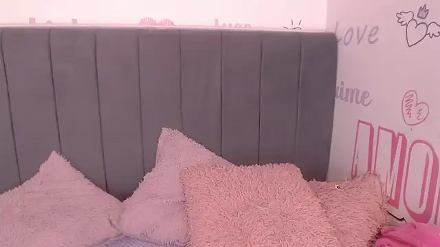 Snapshot of SachaBratz chatting on February 2026 01:06:02 PM SachaBratz online show from February 2026 01:06:02 PM