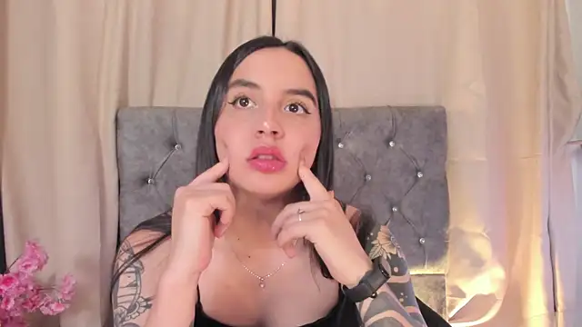 kaylee lee online show from December 2025 05:04:02 AM