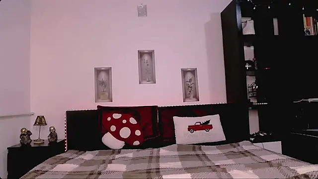 Snapshot of M1kaylaRaven chatting on November 2025 05:32:02 AM M1kaylaRaven online show from November 2025 05:32:02 AM