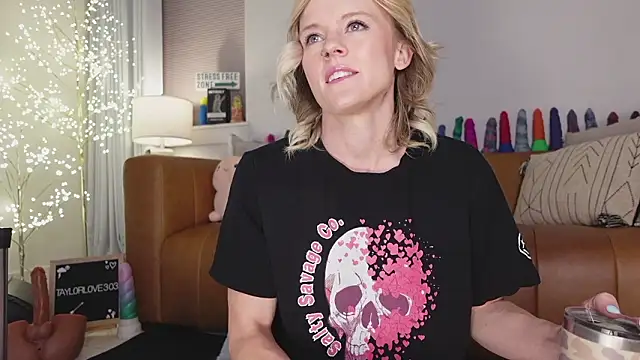 Taylorlove303 online show from February 2026 11:02:01 AM