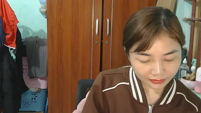 Uhem112 online show from December 2025 01:35:01 AM