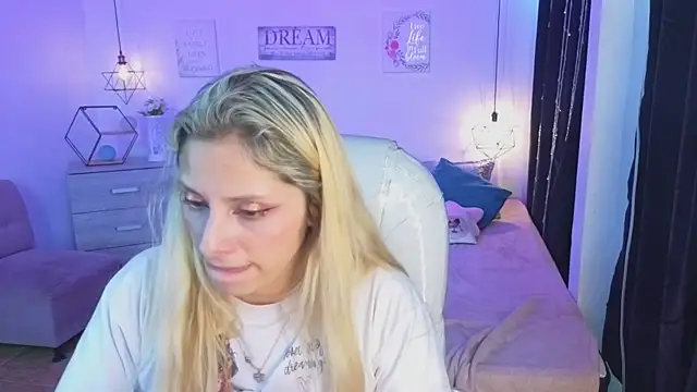 Jennaa Cooper online show from December 2025 09:31:02 PM