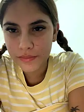 MiiluRosse online show from November 2025 01:26:02 AM