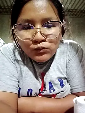 Snapshot of vea_m chatting on April 2026 11:14:01 PM vea m online show from April 2026 11:14:01 PM