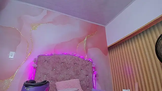 violet taylor  online show from January 2026 02:17:02 AM