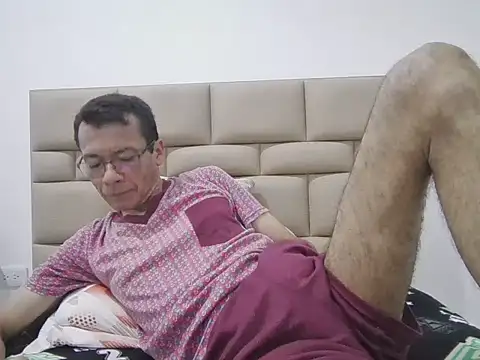 skinnylatino51 online show from November 2025 12:54:02 AM