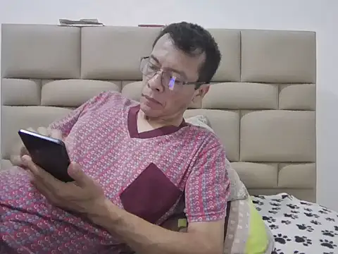 skinnylatino51 online show from April 2026 01:25:02 AM