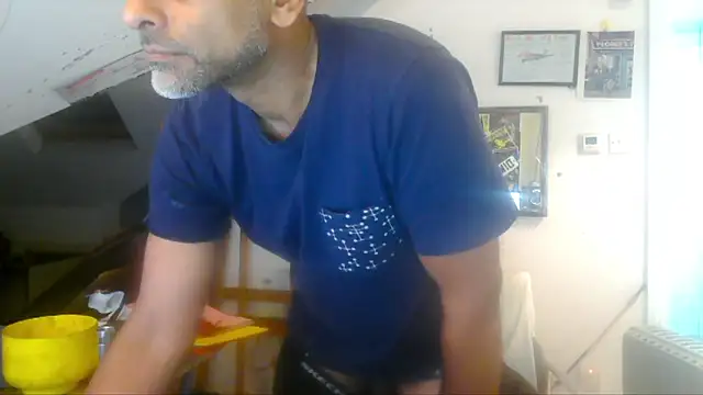 mista sista fista online show from April 2026 11:16:01 PM