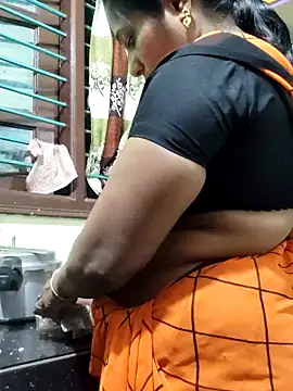 Snapshot of papukurty chatting on April 2026 03:31:02 PM papukurty online show from April 2026 03:31:02 PM