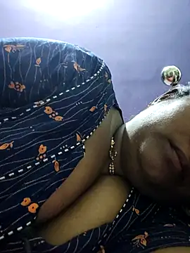 Snapshot of papukurty chatting on April 2026 11:33:02 PM papukurty online show from April 2026 11:33:02 PM