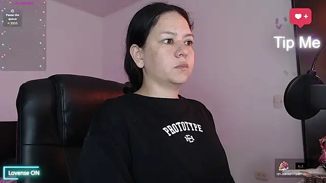 Snapshot of Abbyjoness21 chatting on November 2025 10:04:02 AM Abbyjoness21 online show from November 2025 10:04:02 AM