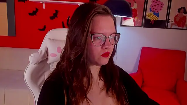 HelenDanvers online show from October 2025 09:59:01 AM