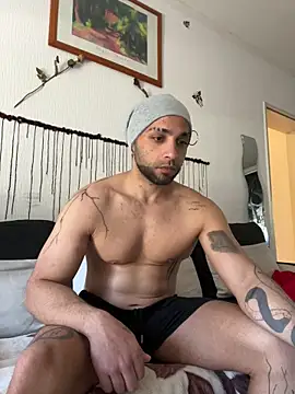Snapshot of 1Richrichard1 chatting on May 2026 11:15:01 AM 1Richrichard1 online show from May 2026 11:15:01 AM