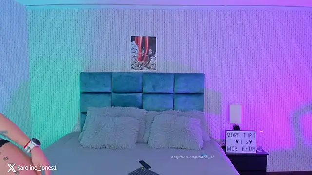 karoliine jones online show from November 2025 07:57:01 PM