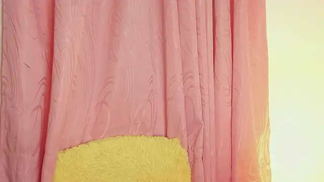 Alanaloiiss  online show from April 2026 04:24:01 AM