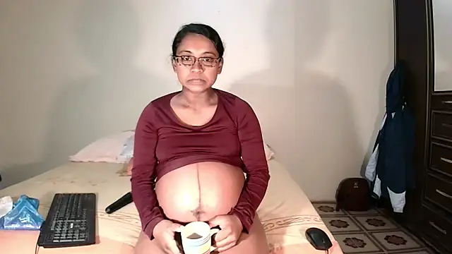 Snapshot of indiansweetflava chatting on May 2026 04:07:01 AM indiansweetflava online show from May 2026 04:07:01 AM