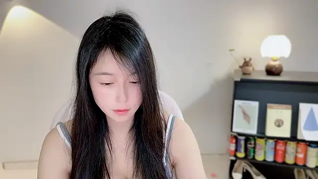 Onechestnut online show from April 2026 05:38:02 AM