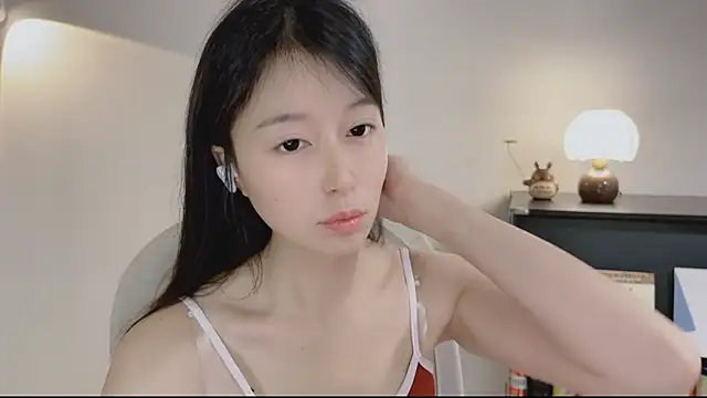 Snapshot of Onechestnut chatting on April 2026 04:59:02 AM Onechestnut online show from April 2026 04:59:02 AM
