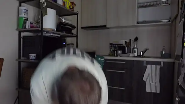 Snapshot of Stewart_Barnz chatting on November 2025 09:36:02 PM Stewart Barnz online show from November 2025 09:36:02 PM