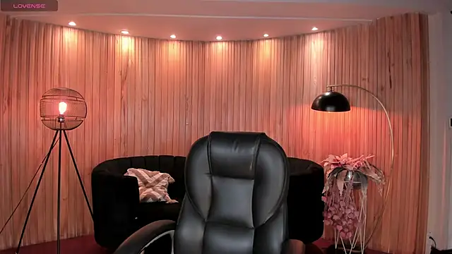 Snapshot of MeganScott chatting on June 2026 11:23:01 AM MeganScott online show from June 2026 11:23:01 AM