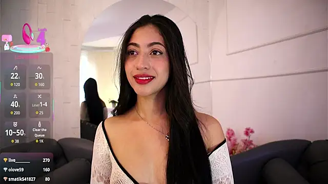 charlotterusso online show from May 2026 12:57:02 PM