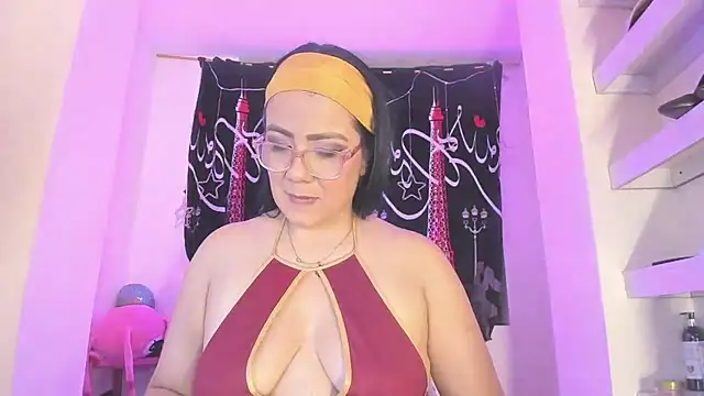 Snapshot of AlicePipper chatting on July 2026 06:17:01 AM AlicePipper online show from July 2026 06:17:01 AM