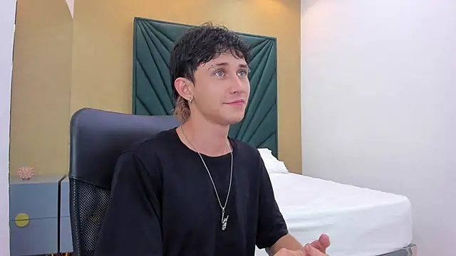 Michael blue online show from December 2025 12:01:02 PM