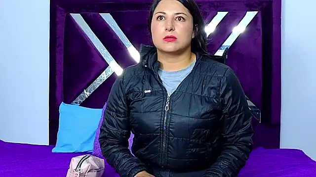 cuteeimy online show from November 2025 06:51:01 PM