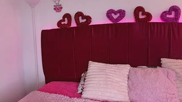 Snapshot of cuteeimy chatting on February 2026 07:20:01 PM cuteeimy online show from February 2026 07:20:01 PM