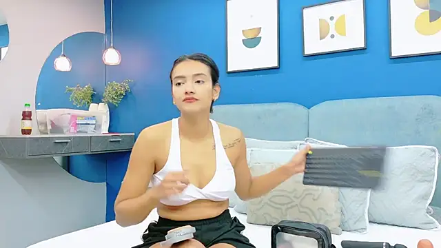 lixie peyton online show from December 2025 01:09:02 PM