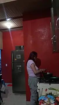 Snapshot of carolinhe_ chatting on October 2025 04:47:01 PM carolinhe online show from October 2025 04:47:01 PM